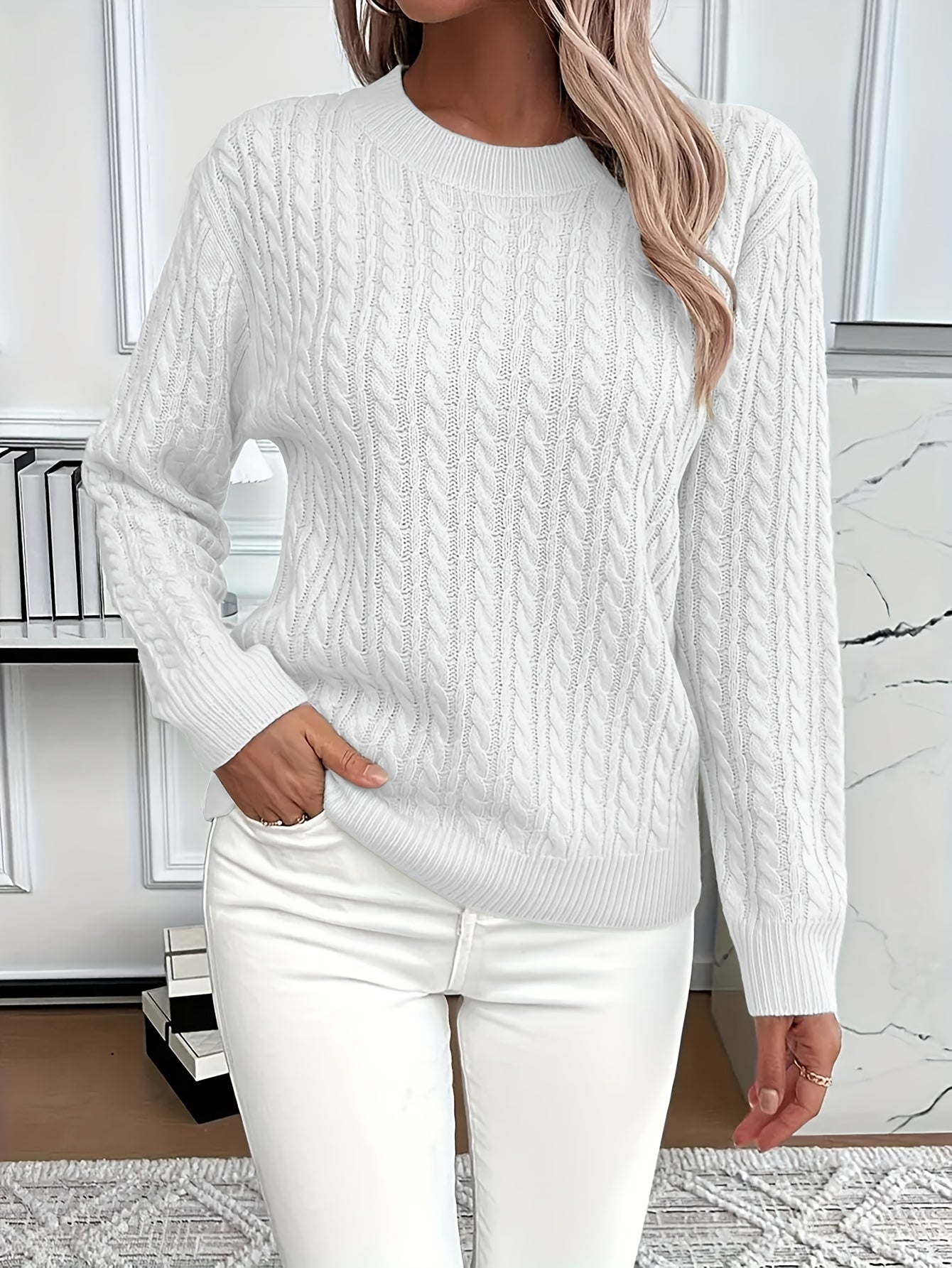 Dzianinowy sweter damski z wzorem w kable - Miękki i stylowy sweter na wiosnę i jesień