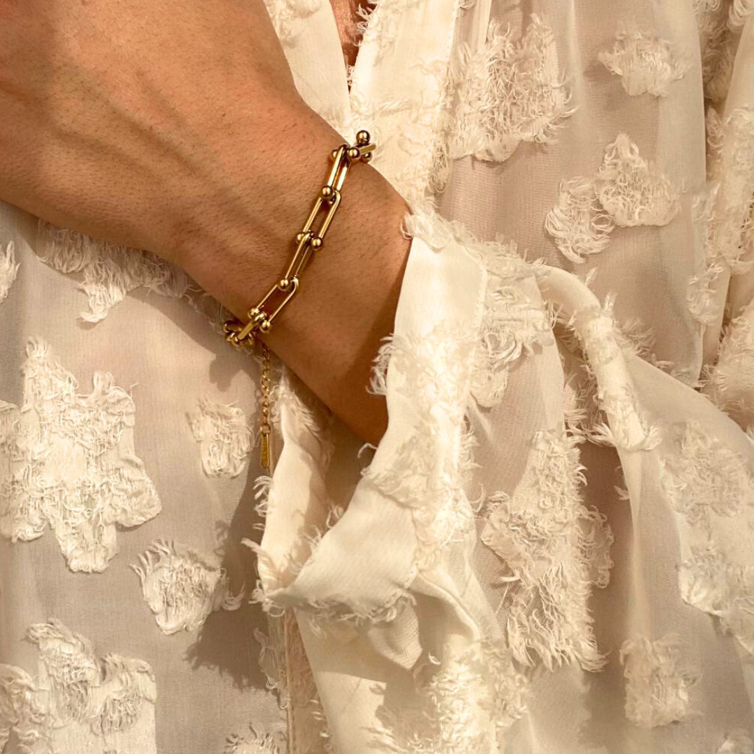 Pulsera minimalista con cadena de oro | Chapada en oro de 18 quilates