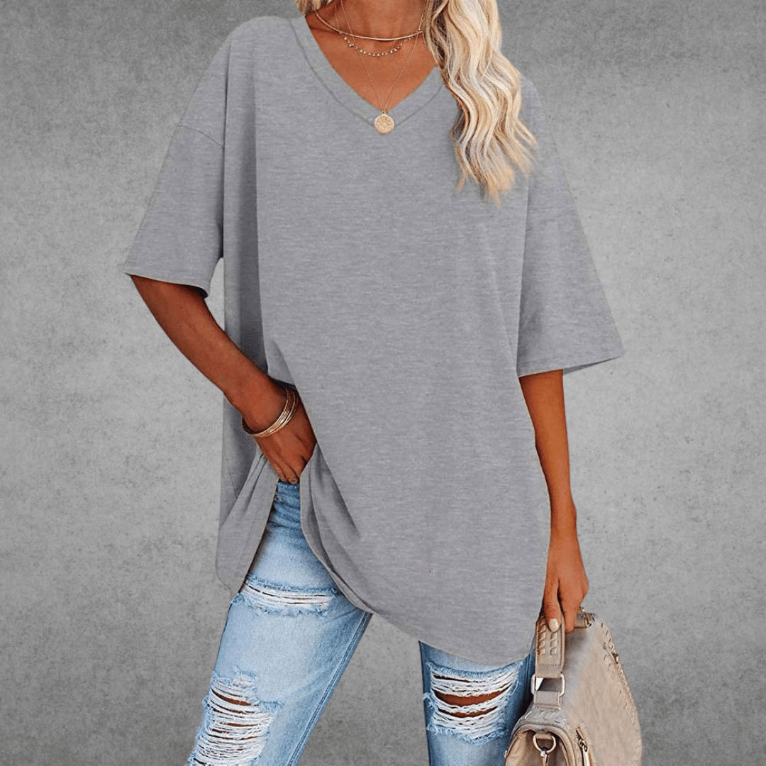 Women's Oversize T-shirt - Comfortable design with a heart neckline and lightweight, breathable fabric