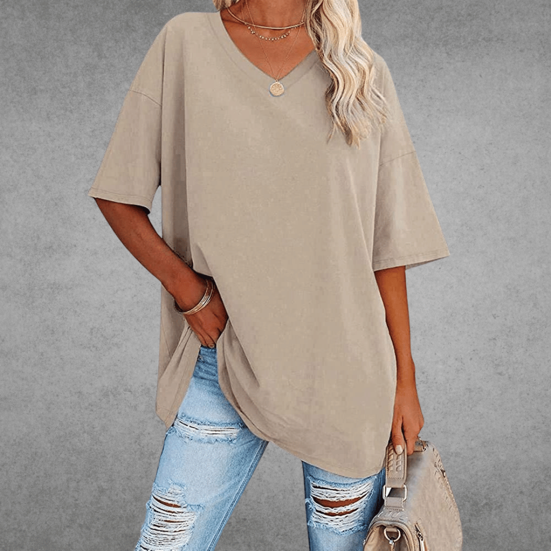 Women's Oversize T-shirt - Comfortable design with a heart neckline and lightweight, breathable fabric