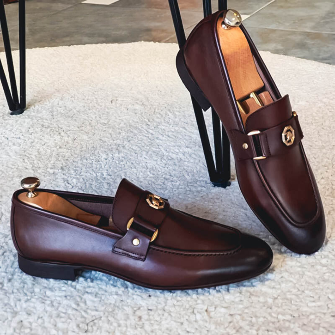 Mocasines de hombre con detalles dorados | Zapatos de vestir de estilo «smart casual» sin cordones, con forro suave y suela resistente, ideales para ocasiones formales