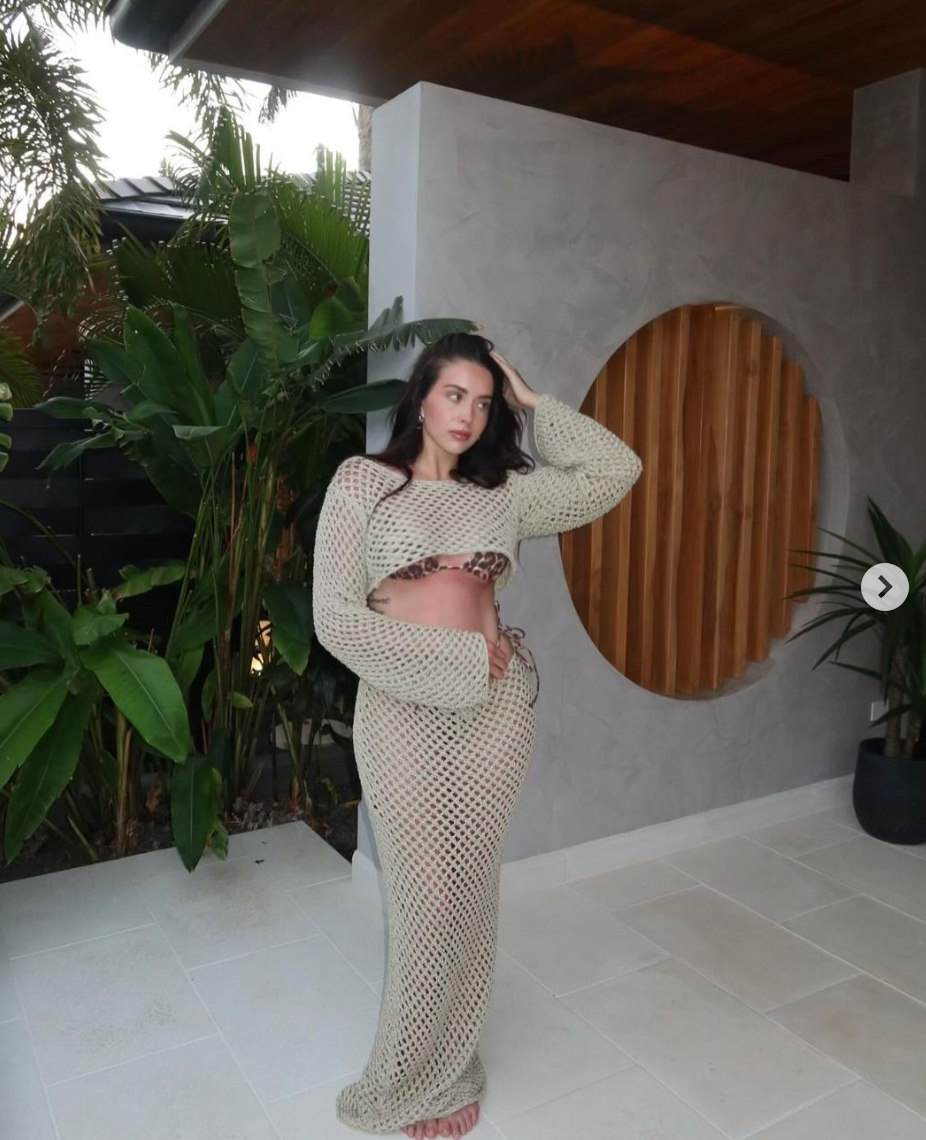 Conjunto de dos piezas de ganchillo para mujer | Top corto de manga larga y falda larga transparente | Conjunto ligero de verano para la playa y el resort