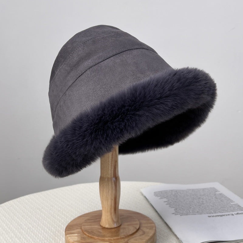 Príjemná a elegantná kožušinová čiapka pre ženy