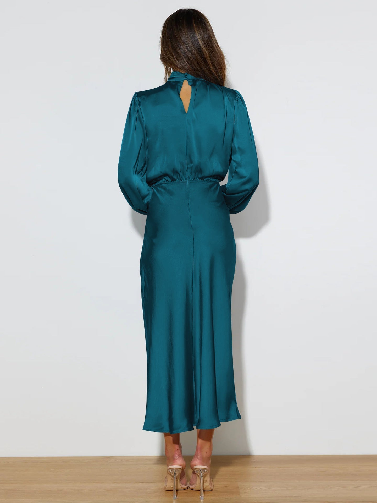 Rochie midi mulată din satin, cu mâneci lungi | Care pune în valoare silueta