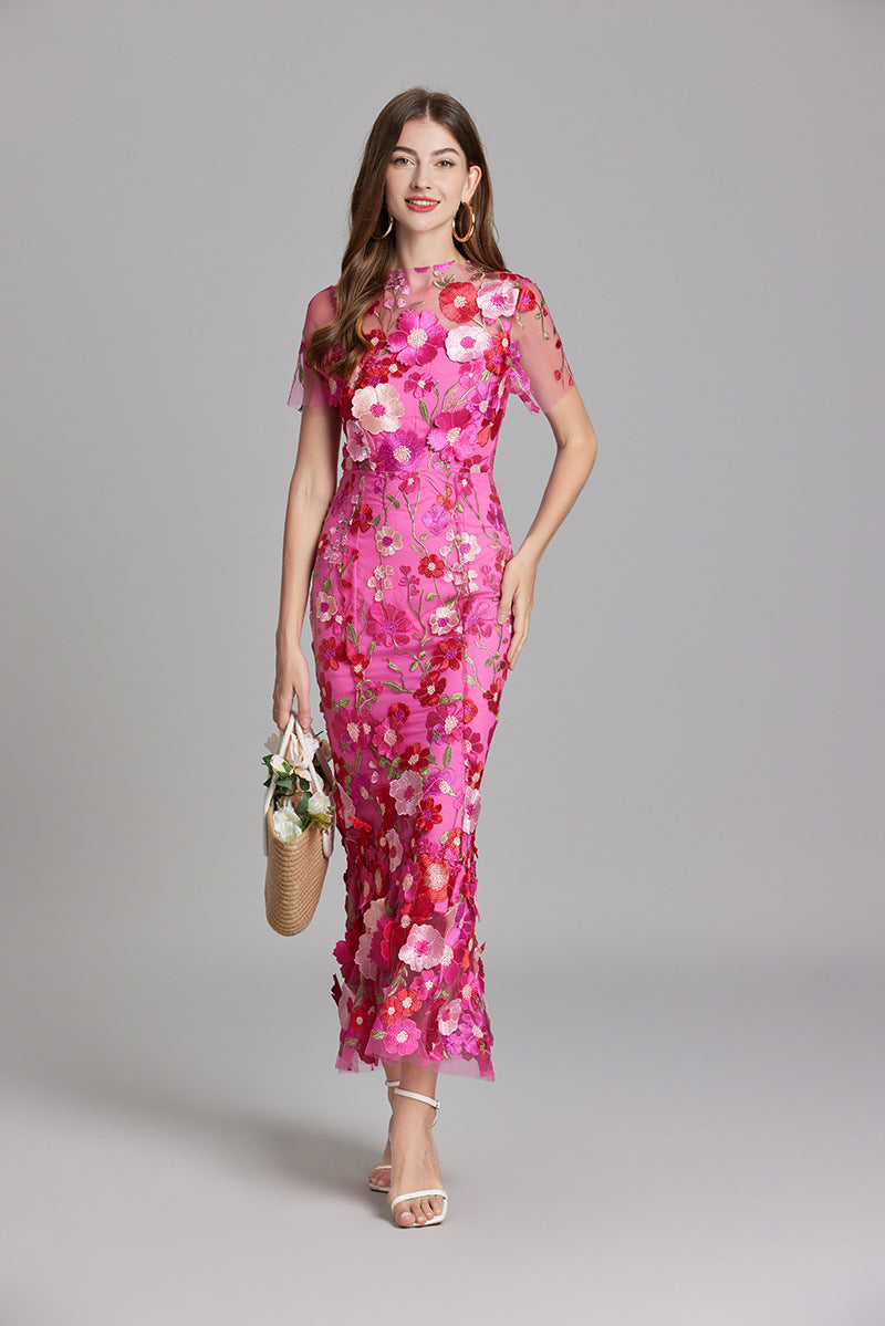 Vestido de noche de corte sirena con apliques florales