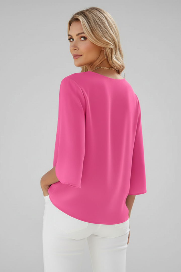 Damebluse med V-udskæring, korte ærmer og brystlomme | Afslappet top i pull-on-stil til hverdagsbrug, både på arbejde og i fritiden
