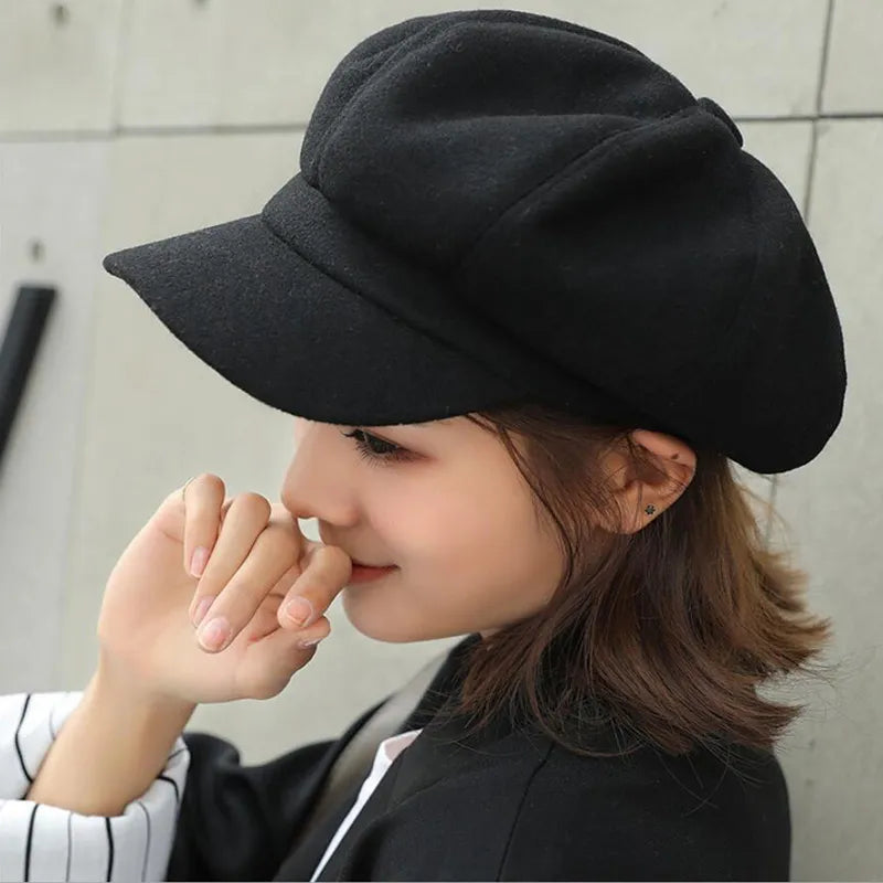 Vintage-style balloon cap and comfort for winter