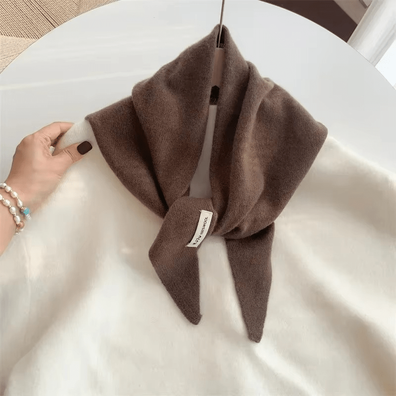 CosyWrap – Niche Wool Triangular Knitted Scarf for Women as a Headscarf or Warm Wrap