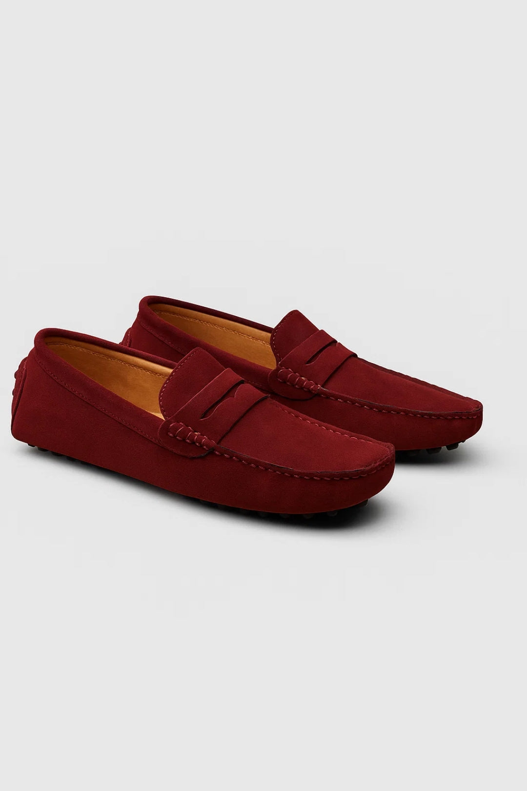 Férfi smart casual loafer cipők | Kényelmes, felcsúszós mokaszinok szegecses gumitalppal és klasszikus „penny strap” díszítéssel