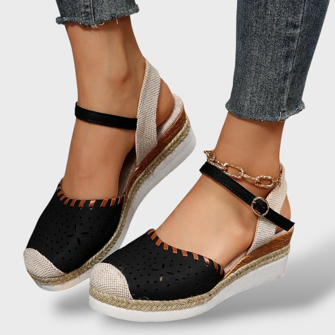 Dámské ortopedické espadrilky na klínové podpatky – letní sandály z perforovaného semiše s prodyšným provedením a pohodlnou platformovou podrážkou
