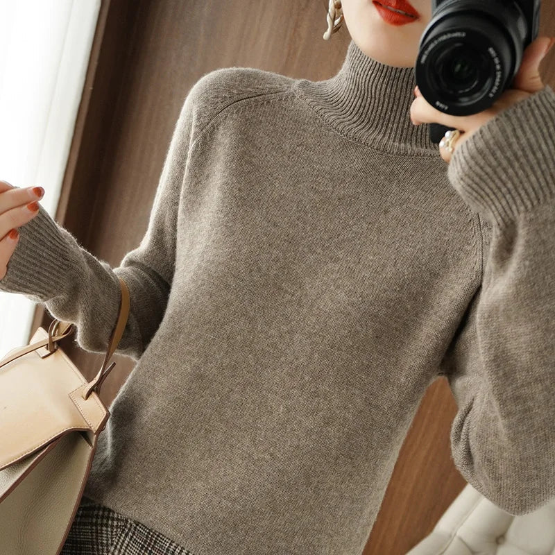Image of Women's Fitted Turtleneck Sweater