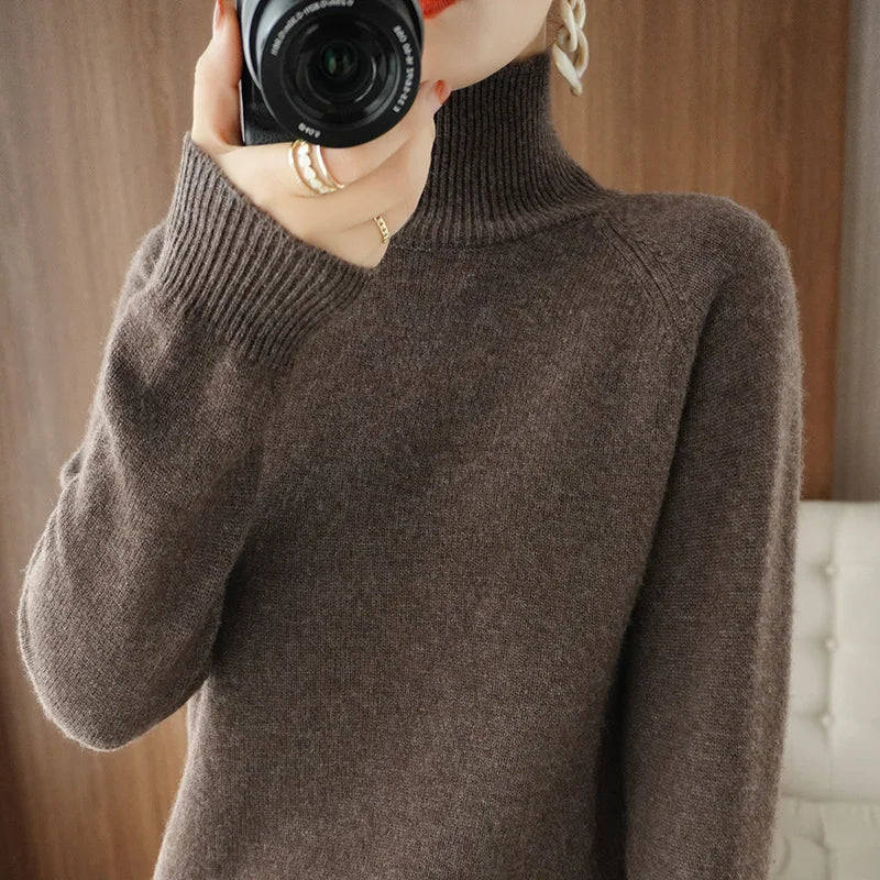 Image of Women's Fitted Turtleneck Sweater