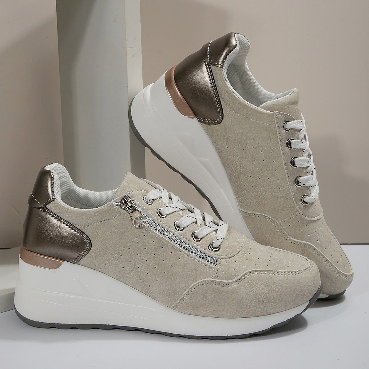Image of Women's Platform Lace-Up Casual Sneakers