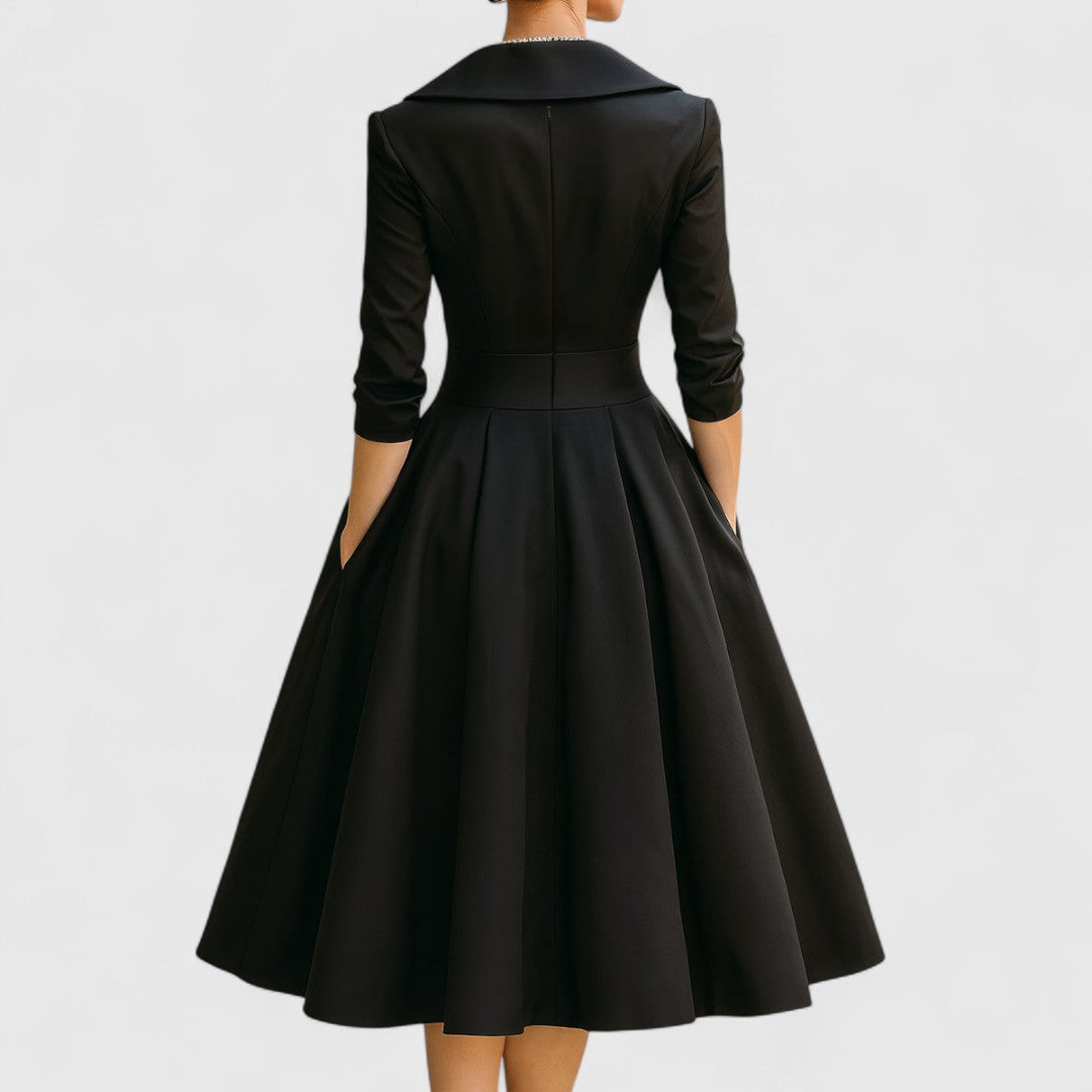 Robe mi-longue à encolure en V et corsage croisé