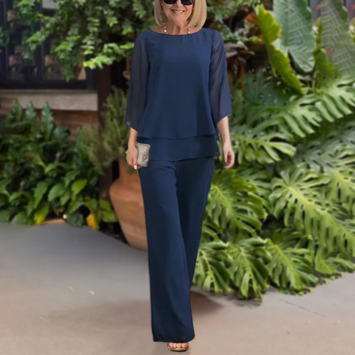 Women's Set - Elegant Set with 3/4 Blouse and Comfortable Pants for Any Occasion