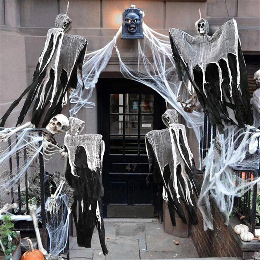 Závěsná halloweenská dekorace – kostlivec-duch