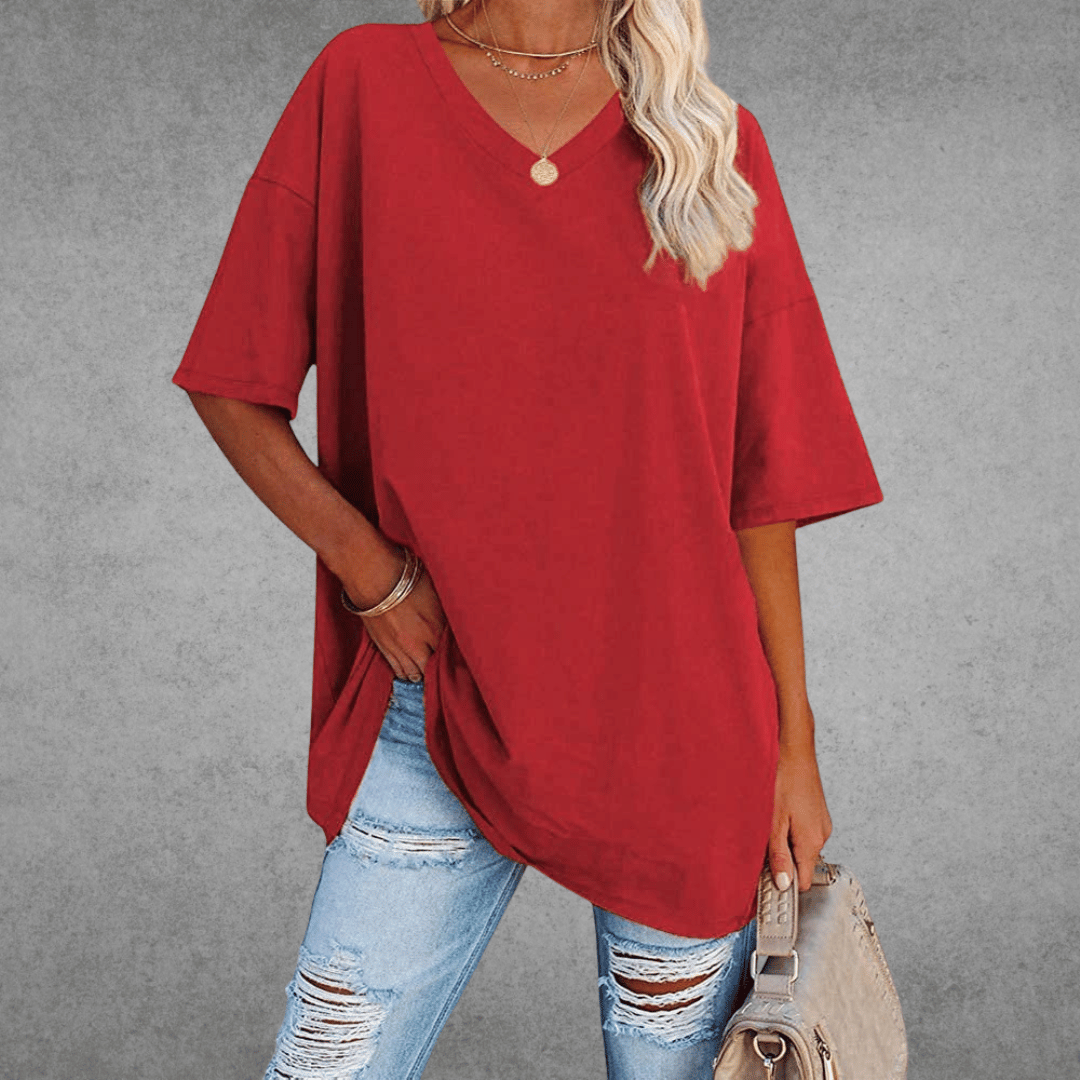 Women's Oversize T-shirt - Comfortable design with a heart neckline and lightweight, breathable fabric