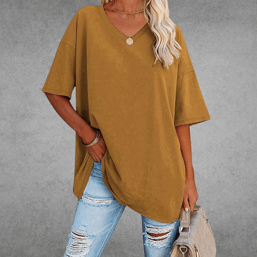 Women's Oversize T-shirt - Comfortable design with a heart neckline and lightweight, breathable fabric