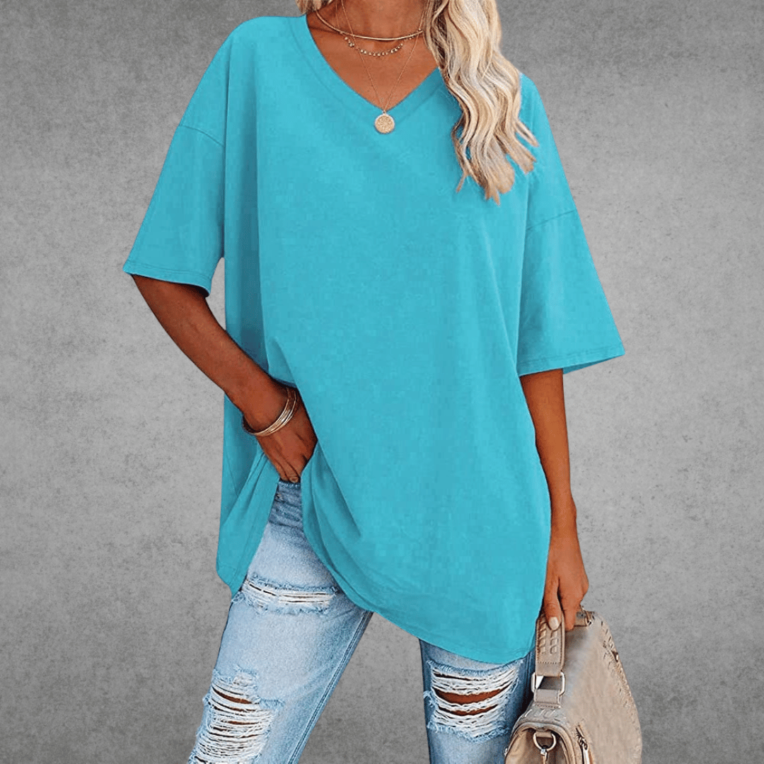 Women's Oversize T-shirt - Comfortable design with a heart neckline and lightweight, breathable fabric