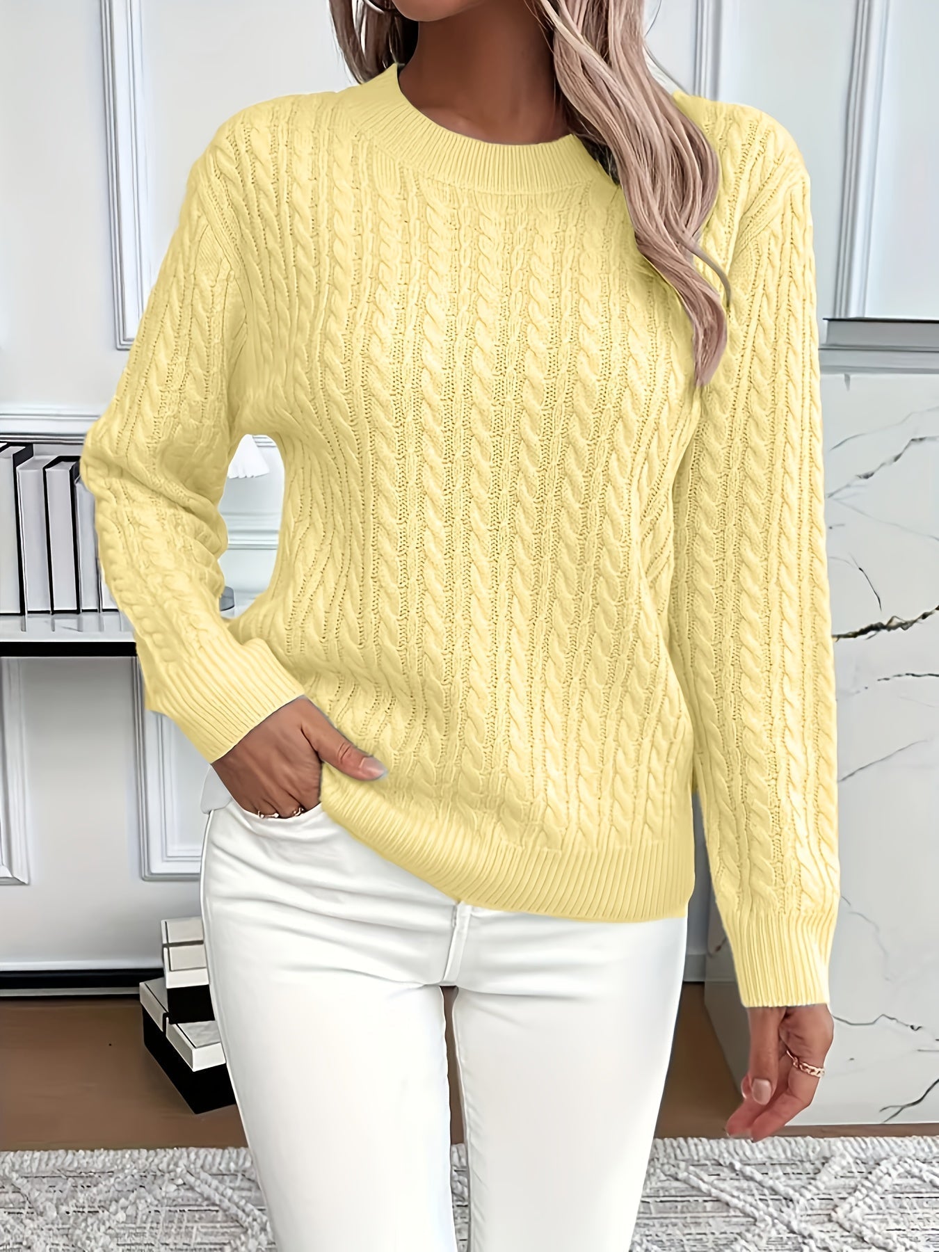 Dzianinowy sweter damski z wzorem w kable - Miękki i stylowy sweter na wiosnę i jesień