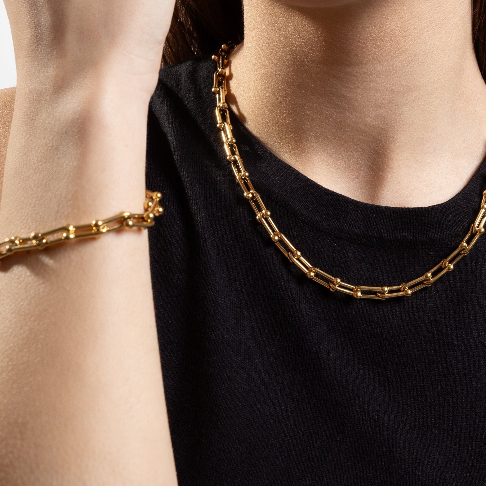 Pulsera minimalista con cadena de oro | Chapada en oro de 18 quilates