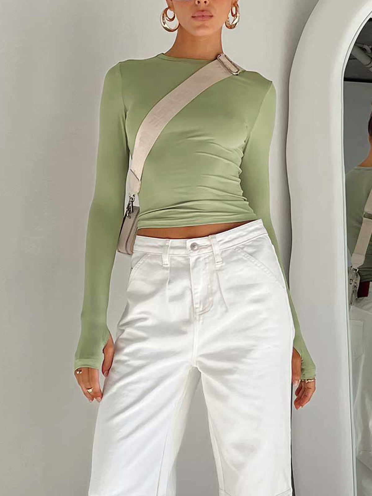 Essential Long-Sleeve Crop Top – Slim Fit Stretch Jersey with Round Neck