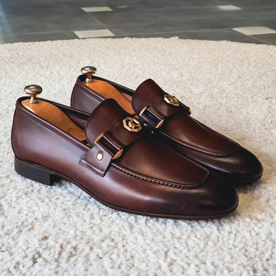 Mocassins pour homme avec détails dorés | Chaussures habillées chic et décontractées, sans lacets, dotées d'une doublure douce et d'une semelle résistante, idéales pour les tenues de cérémonie
