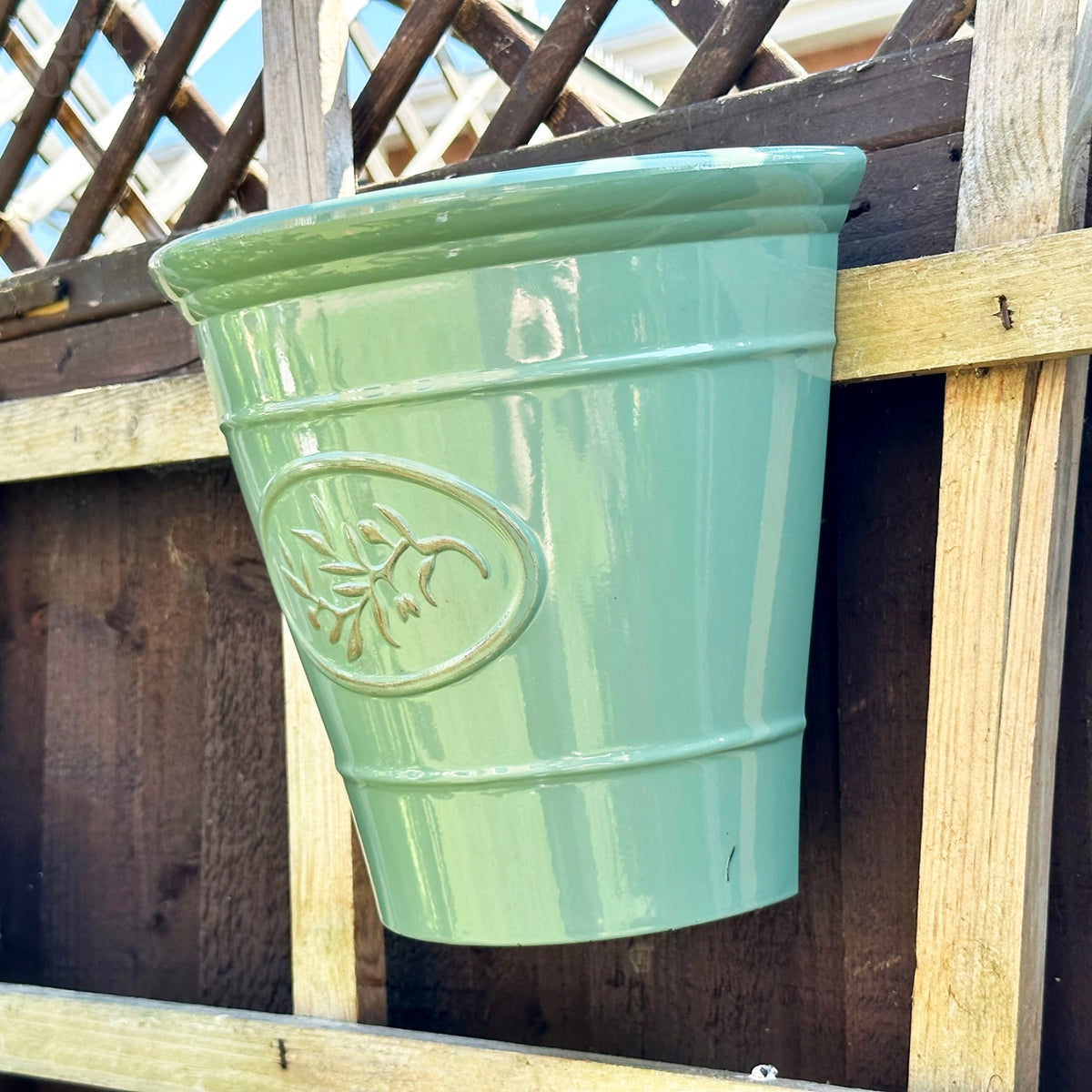 Maceta de pared para exterior | Maceta de jardín semicircular con orificio de drenaje | Plástico con efecto cerámico resistente a la intemperie