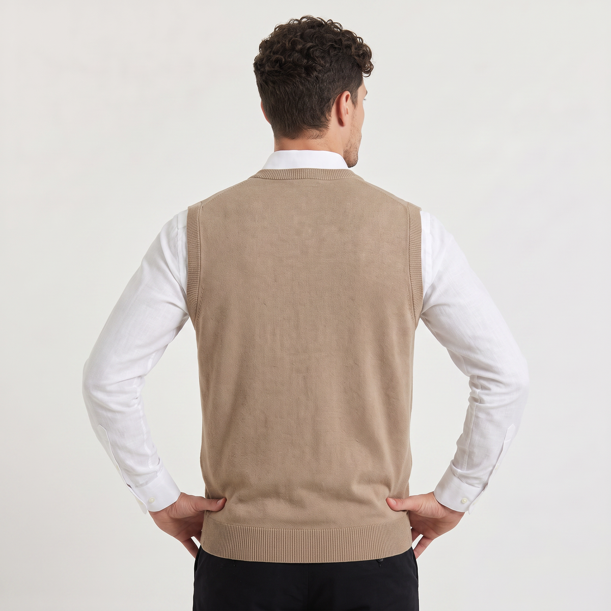 Ανδρικό πλεκτό γιλέκο χωρίς μανίκια με V-neck | Γιλέκο σε κανονική εφαρμογή για smart casual συνδυασμούς | Κλασικό πλεκτό γιλέκο χωρίς μανίκια