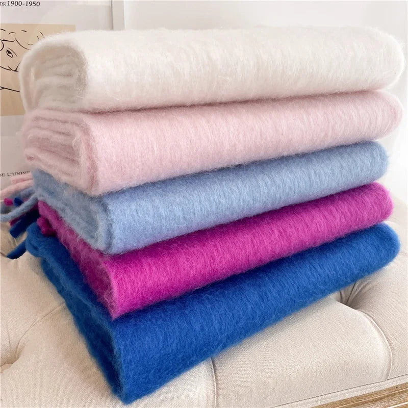 Luxurious cashmere scarf for women with large tassels for winter style and comfort