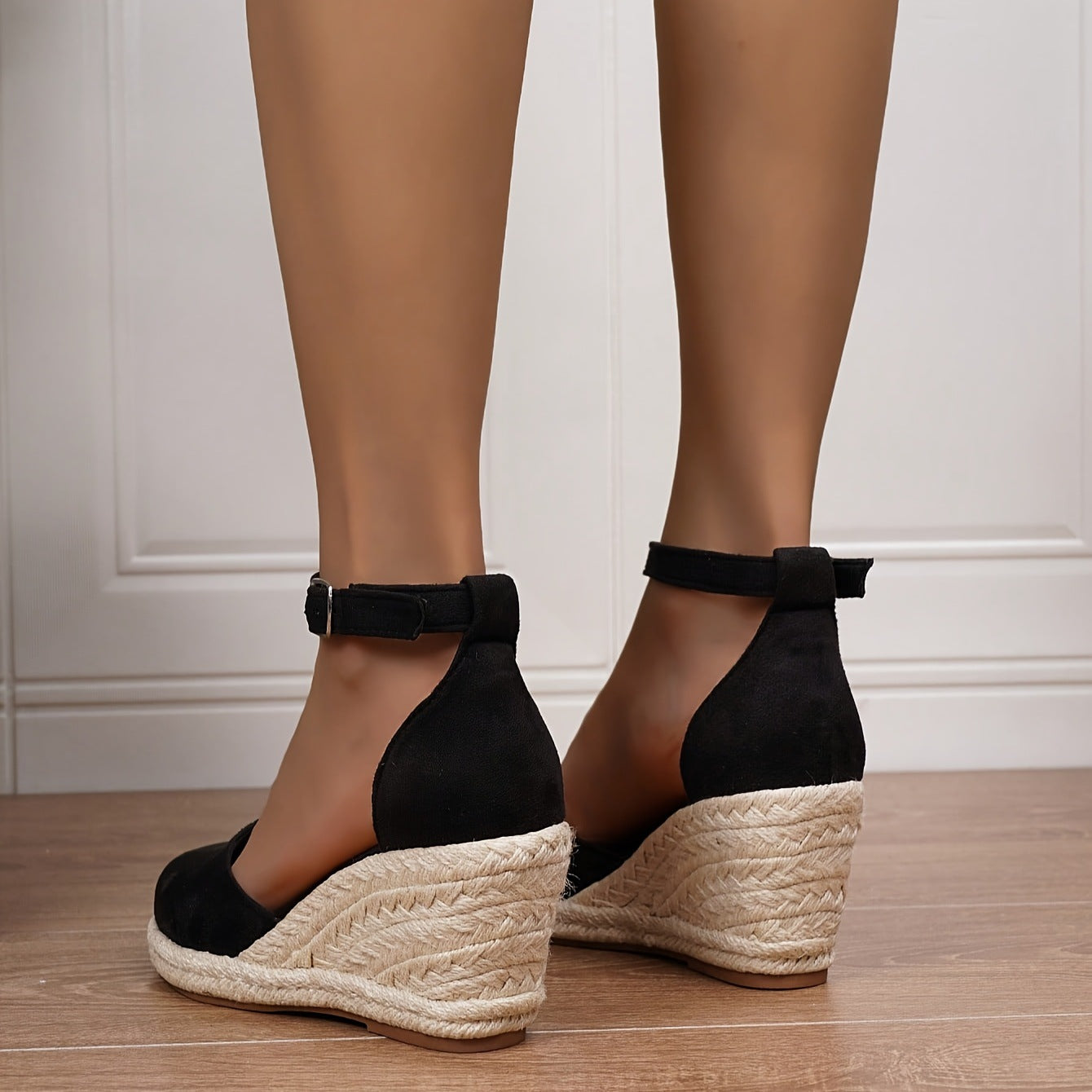 Elara - Sandales plates à brides pour femmes