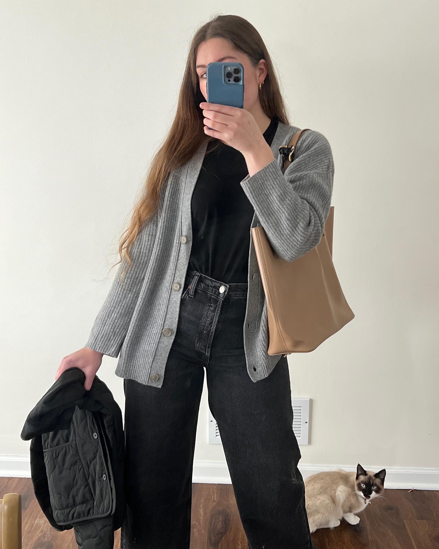 Cárdigan oversize con detalles de botones para mayor calidez