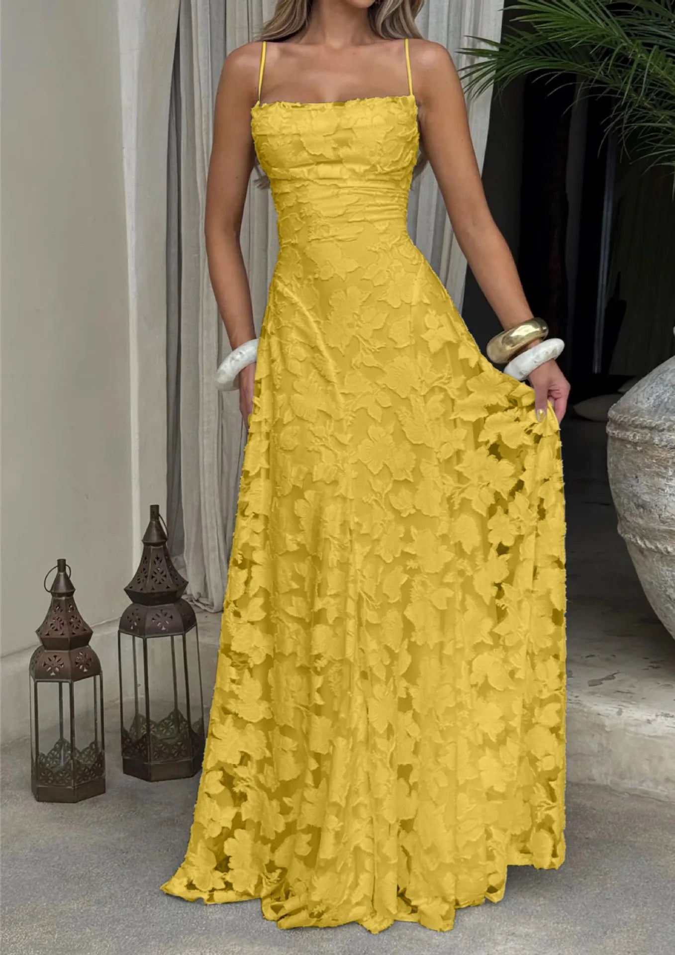 Vestido largo de mujer con estampado floral, tirantes finos y lazo ajustable en la espalda | Vestido largo de verano para ocasiones especiales
