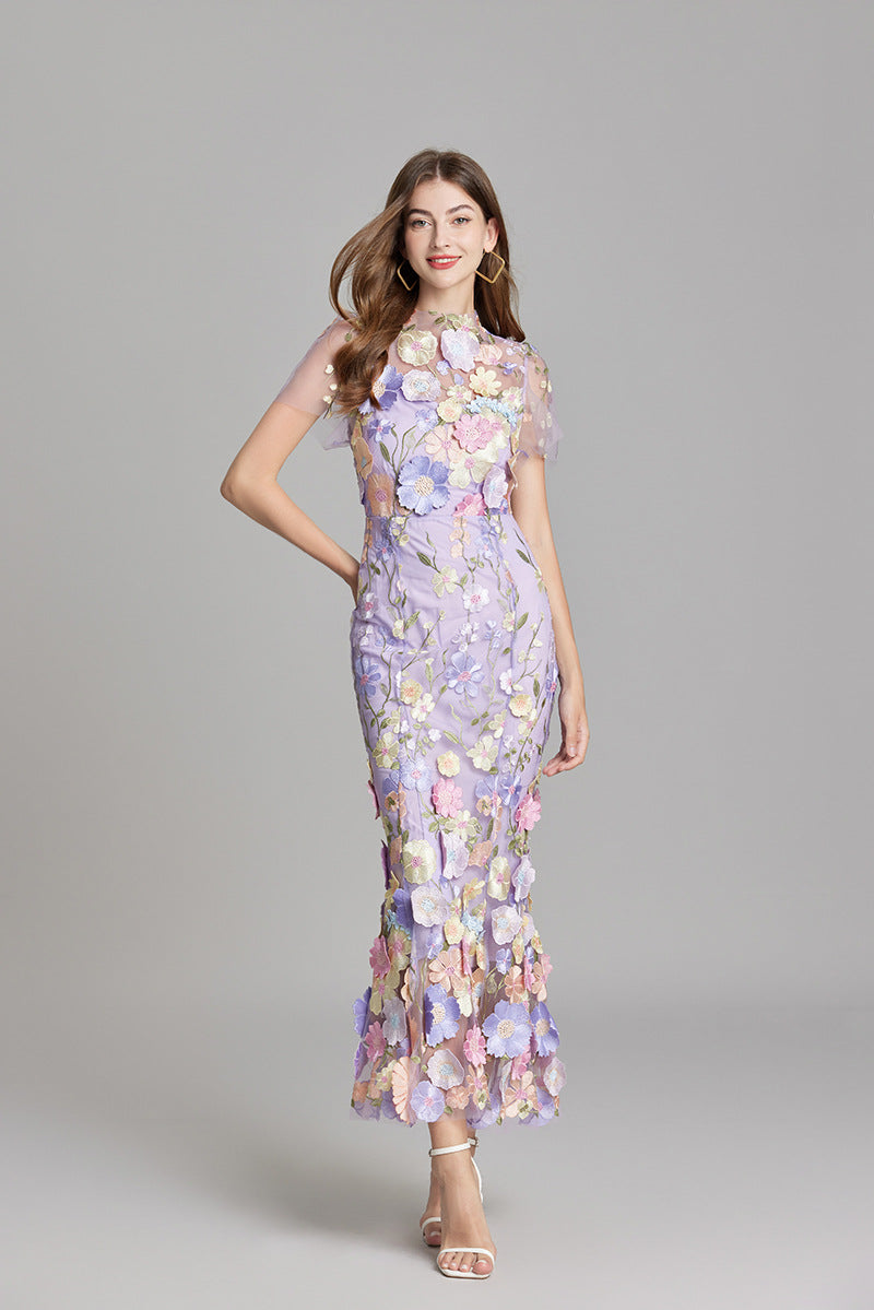 Vestido de noche de corte sirena con apliques florales