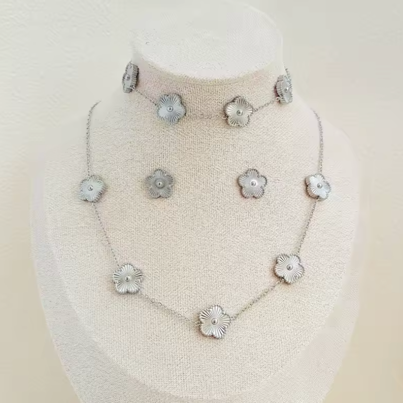 Bella - Clover jewelry set - Ready to gift