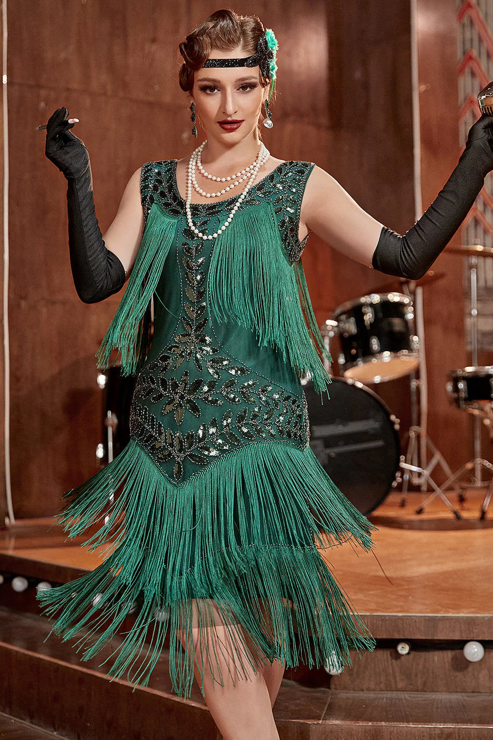 Dámské flapper šaty s volánky, třpytkami a třásněmi
