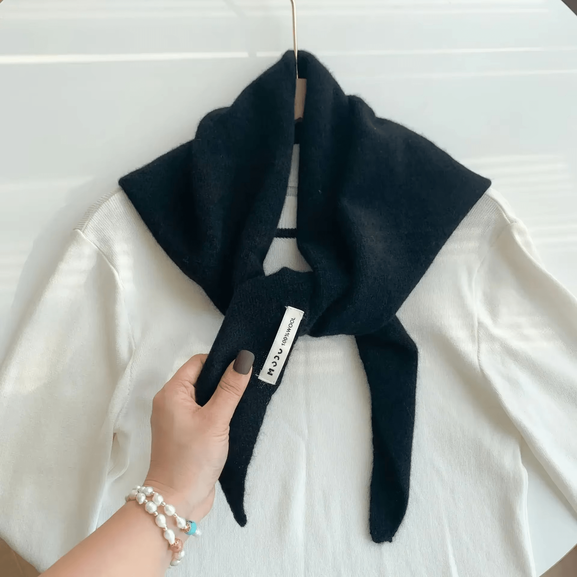 CosyWrap - Niche gyapjú háromszög alakú kötött sál nőknek fejkendő vagy meleg kendő formájában