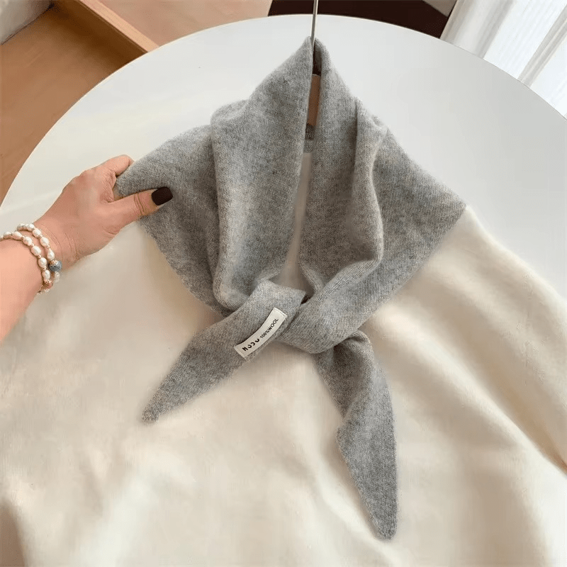 CosyWrap – Niche Wool Triangular Knitted Scarf for Women as a Headscarf or Warm Wrap