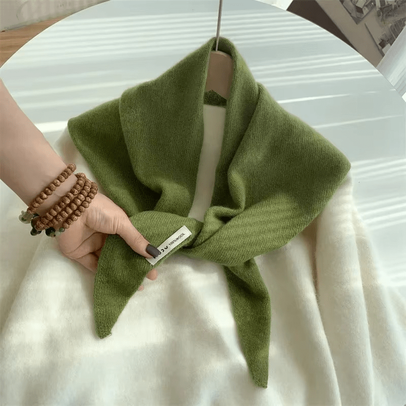 CosyWrap – Niche Wool Triangular Knitted Scarf for Women as a Headscarf or Warm Wrap