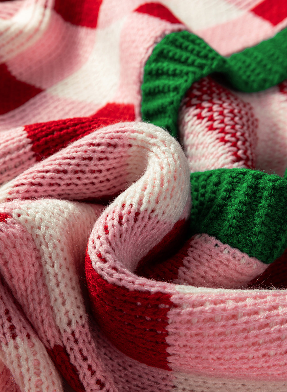 Cárdigan navideño de mujer a cuadros rosa: jersey de punto con abertura delantera, ribete verde y detalles de lazos