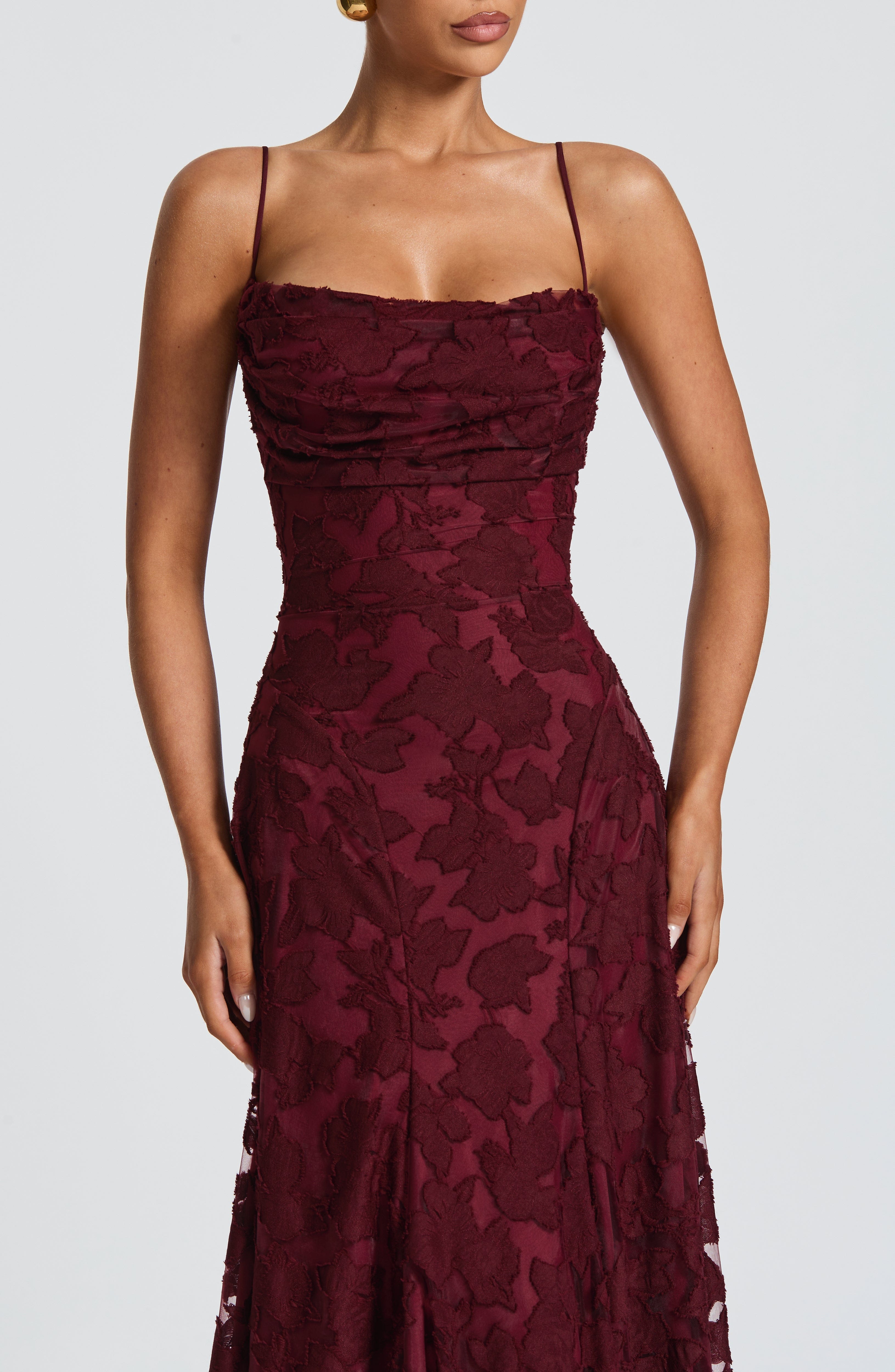 Vestido largo de mujer con estampado floral, tirantes finos y lazo ajustable en la espalda | Vestido largo de verano para ocasiones especiales
