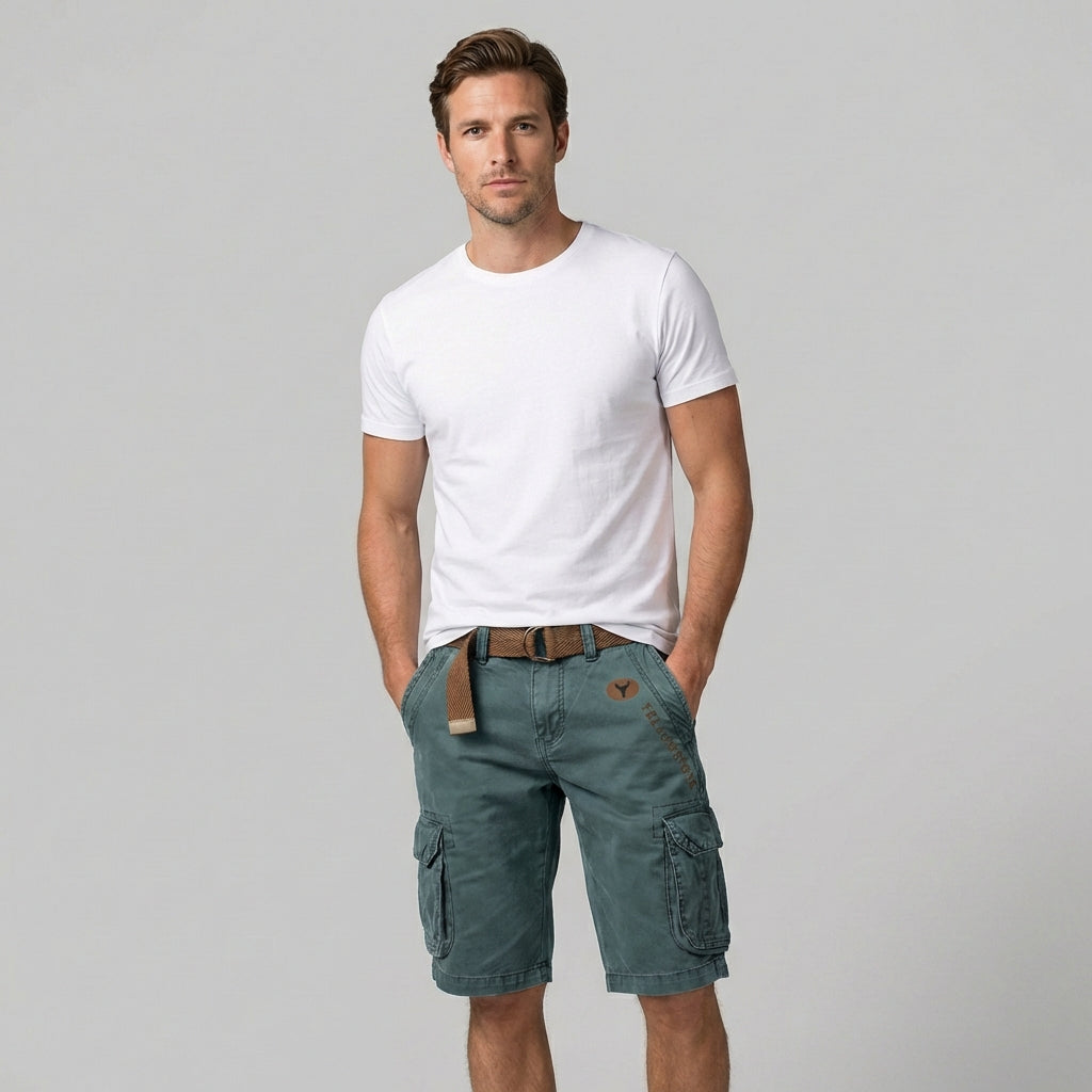 Zwarte heren cargo korte broek, stijlvol en functioneel voor casual of avontuurlijke dagen.