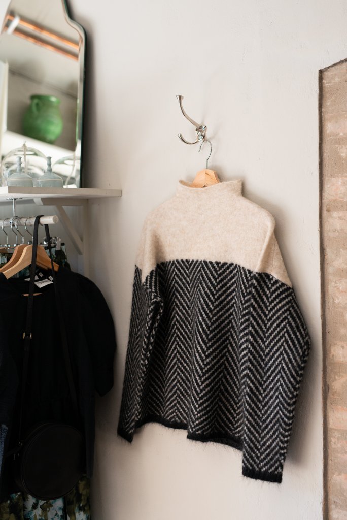 Chevron Pattern Sweater for Women - Image 3