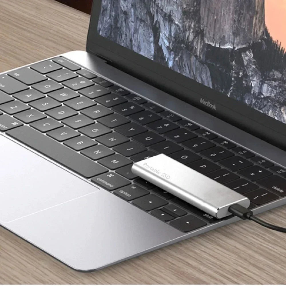 SSD portabil cu transfer rapid de date USB-C