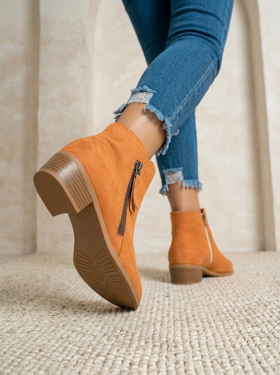 Suède Enkellaarzen Dames – Casual met Lage Blokhak en Zijrits - Miss Madera