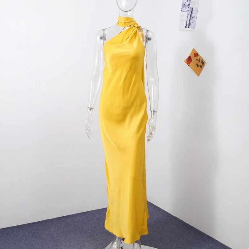 Abito lungo da donna in raso con scollo all’americana – Abito da sera con schiena scoperta e lunga sciarpa svolazzante