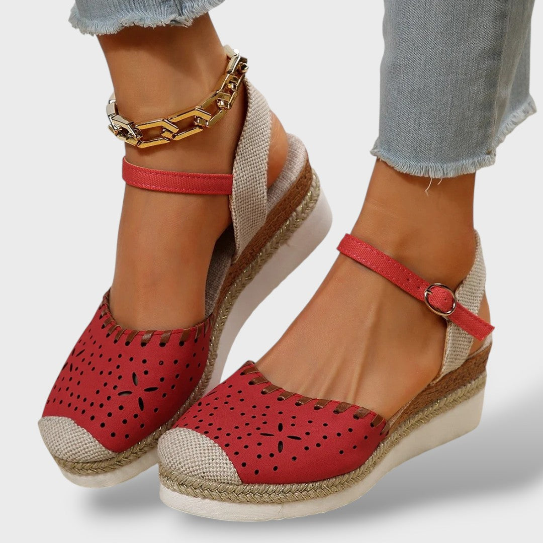 Dámské ortopedické espadrilky na klínové podpatky – letní sandály z perforovaného semiše s prodyšným provedením a pohodlnou platformovou podrážkou