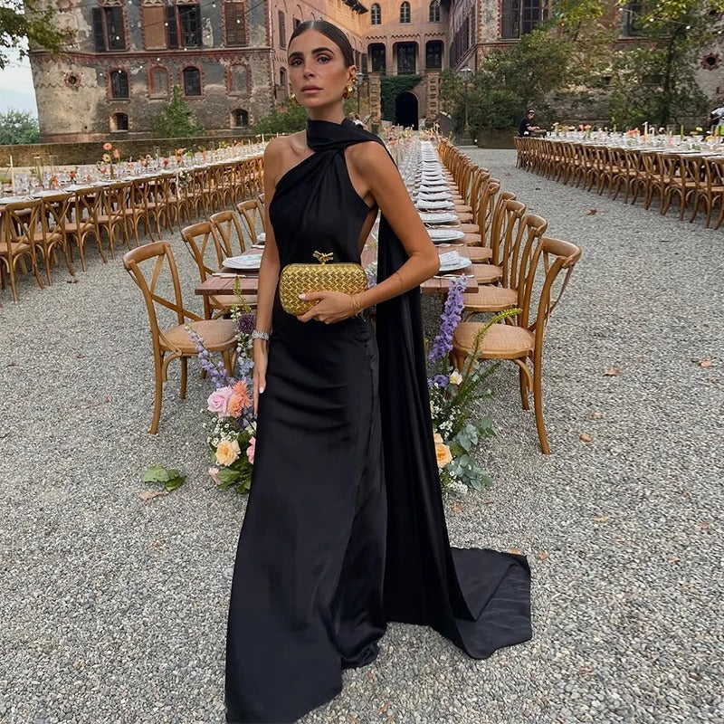 Abito lungo da donna in raso con scollo all’americana – Abito da sera con schiena scoperta e lunga sciarpa svolazzante