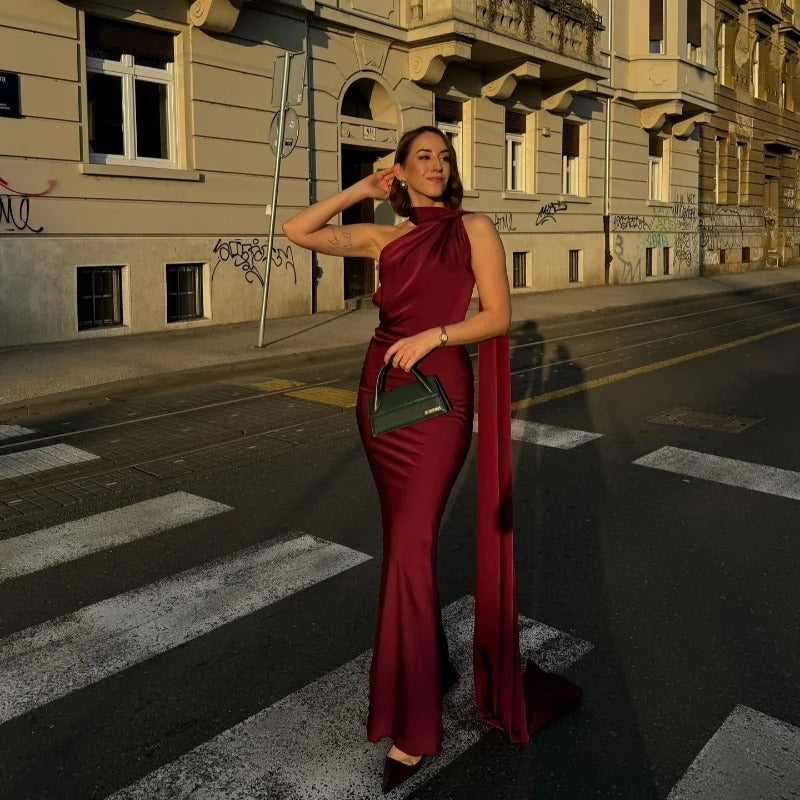 Abito lungo da donna in raso con scollo all’americana – Abito da sera con schiena scoperta e lunga sciarpa svolazzante