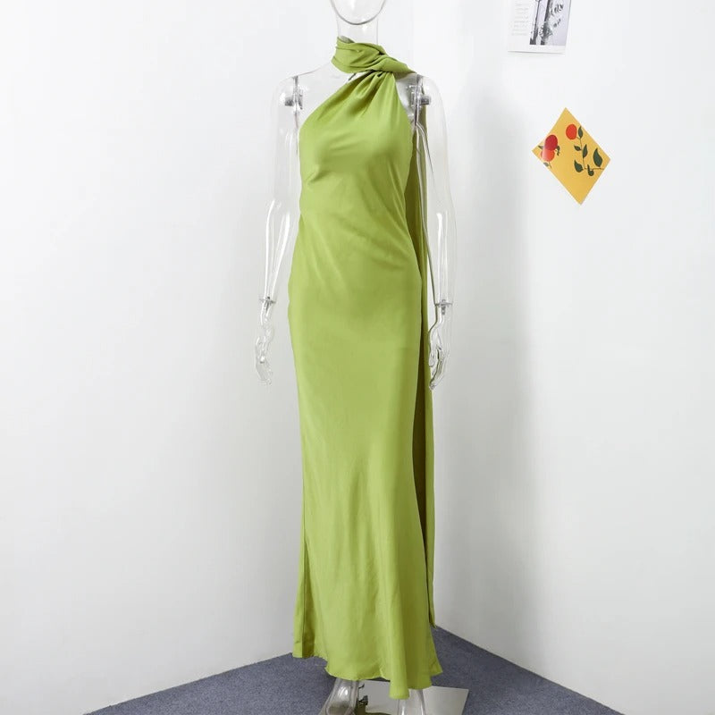 Abito lungo da donna in raso con scollo all’americana – Abito da sera con schiena scoperta e lunga sciarpa svolazzante